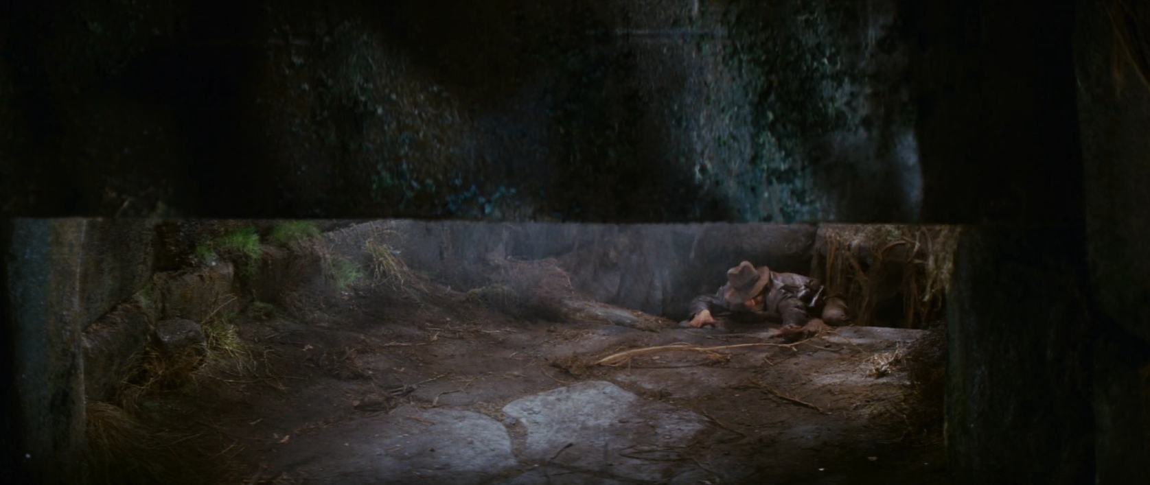 Indiana Jones and the Raiders of the Lost Ark - Wall closing